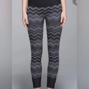 LULULEMON Ebb to Street Women's compresssion leggins, size S